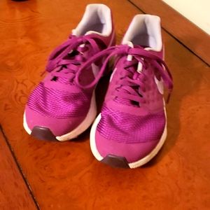 Excellent used Nike Girls sz 3.5